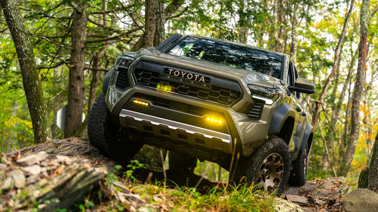 Chevrolet Colorado ZR2 Bison vs. Ford Ranger Raptor vs. Toyota Tacoma Trailhunter Comparison